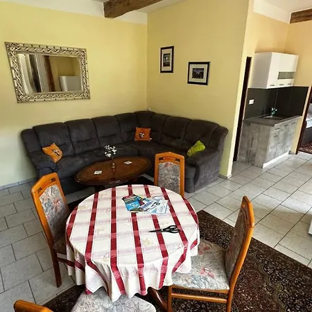 شقة Haus Semper *